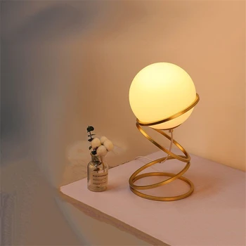 Скандинавский дизайнерский стеклянный шар Светодиодная настольная лампа Прикроватная лампа для спальни Креативная Простая современная стеклянная настольная лампа для чтения Home Deco Lights